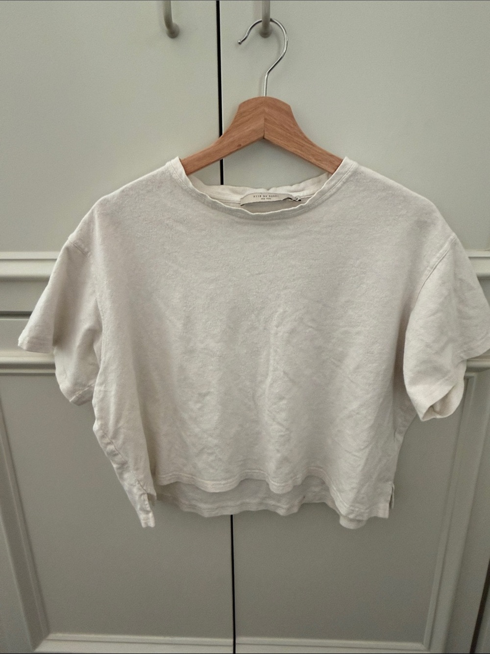 Signature Textured Cropped Tee – M— 7115 by SZEKI